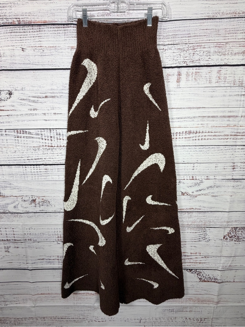 Nike Phoenix Cozy Bouclé Swoosh Wide Leg Pants Orewood Brown XS FD4288-227 - Picture 2 of 9